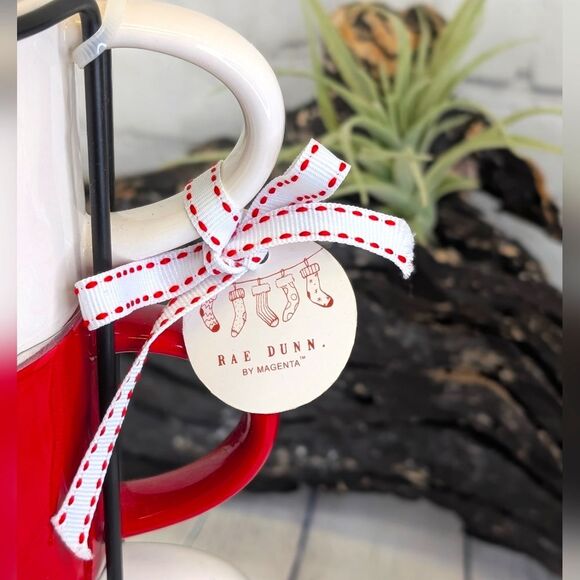 Rae Dunn FELIZ NAVIDOG, HOWLIDAY, JINGLE PAWS, SANTA PAWS Christmas Mug Stacker - Picture 5 of 7